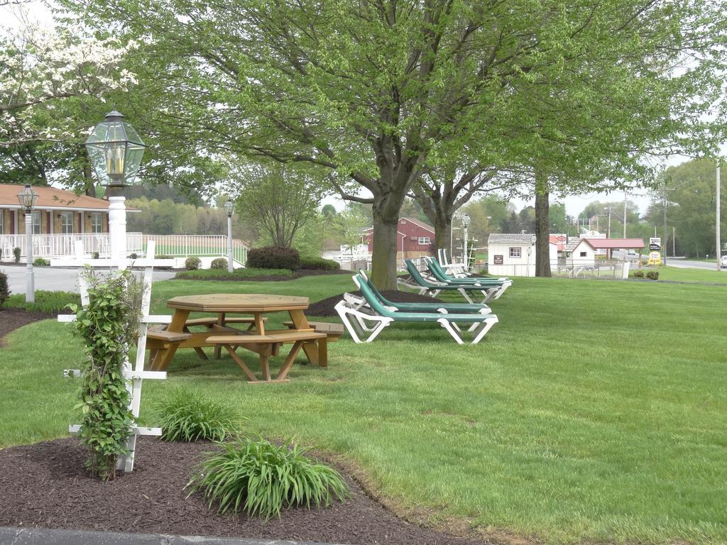 Amish Country Motel Bird-in-Hand Экстерьер фото